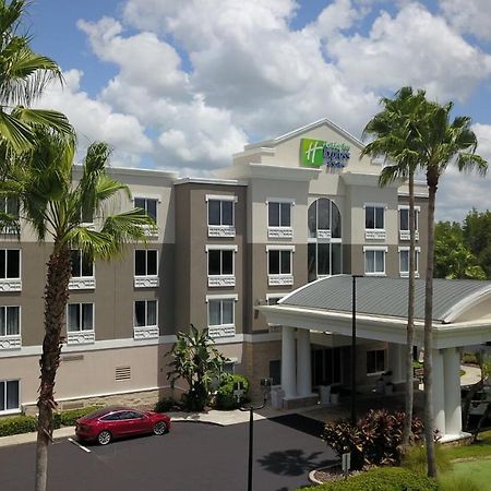 Holiday Inn Express And Suites Tampa I-75 At Bruce B. Downs, An Ihg Hotel Exterior foto